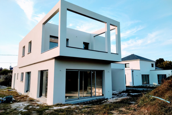 Construction d'une maison moderne à Saint-Nazaire