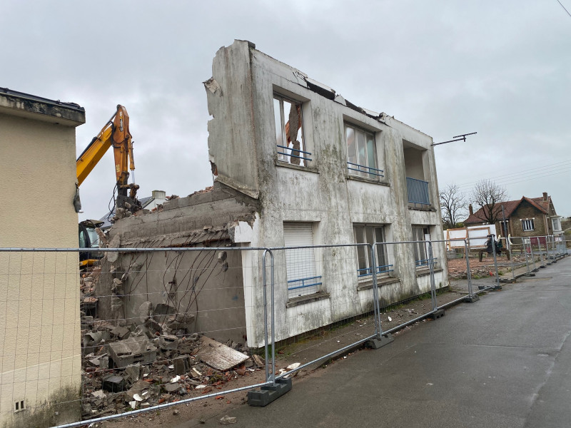 Démolition d'une ancienne école