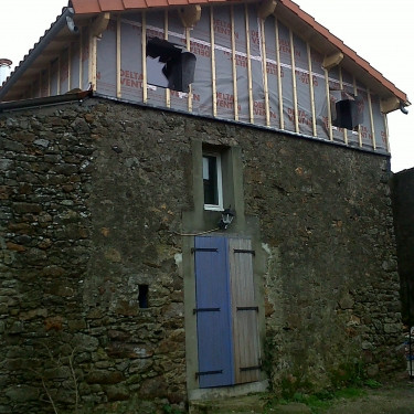 Surrélévation d'une maison individuelle, à Clisson